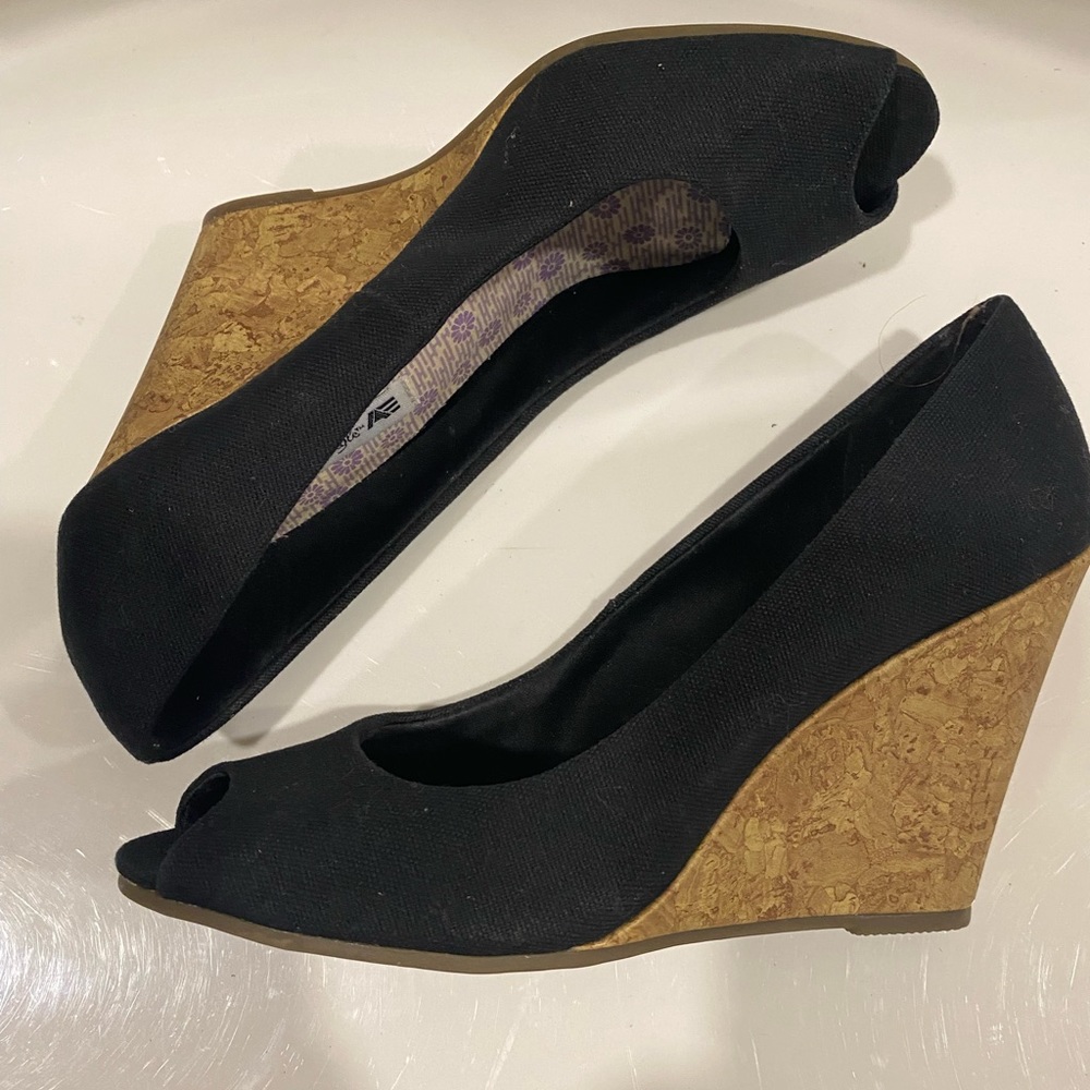 American Eagle Black Open Toe Wedge